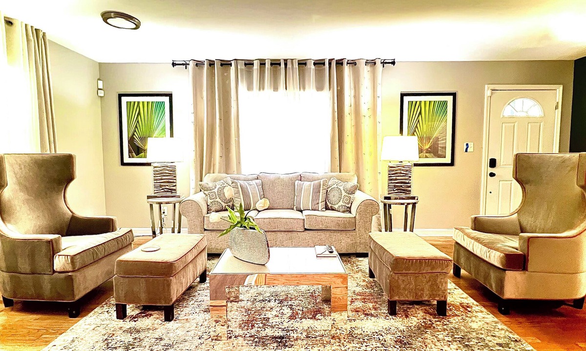 Atlanta House | 3BR Executive Stay – 15 Minutes to ATL Airport! Fast Wi-Fi & Free Parking