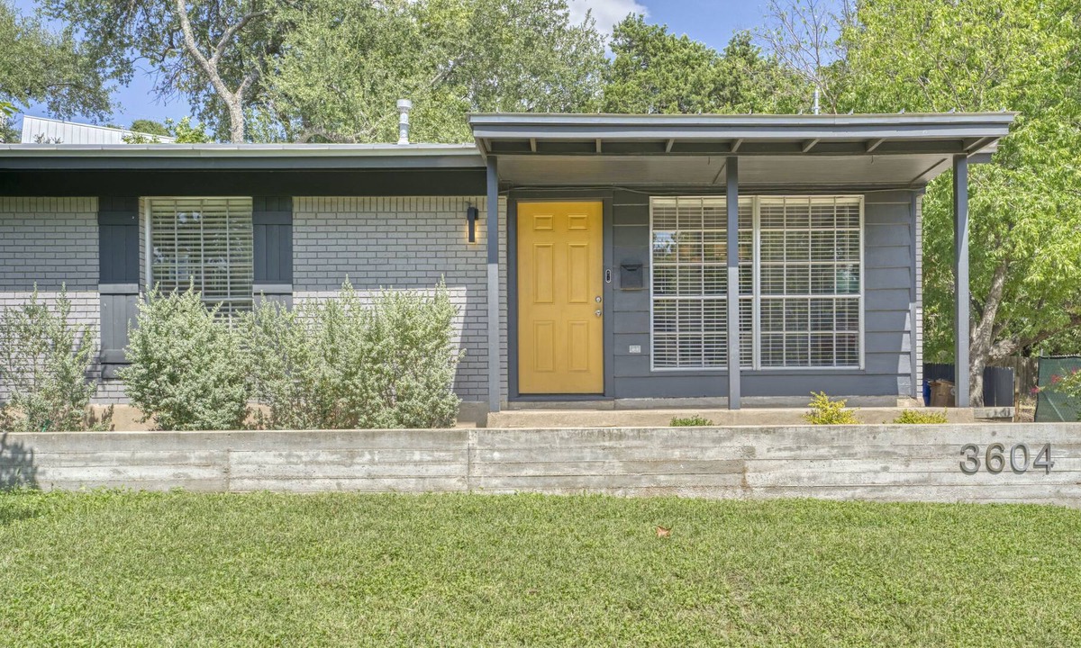 Dawson House | 3BR Mid Century off S.Congress |Tesla Charger