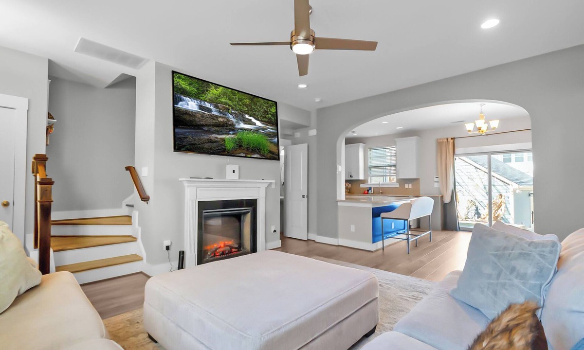 Charlotte House | 3BR Townhome 5 Min to Uptown, BOA, & Atrium