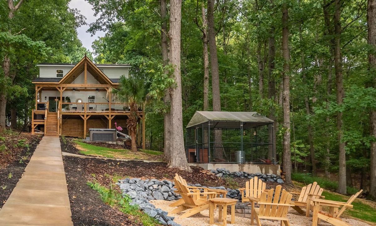 Mount Gilead House | 4 bd Lakefront Oasis with Hot Tub, Dock, FirePits, Blackstone grill, & lake toys