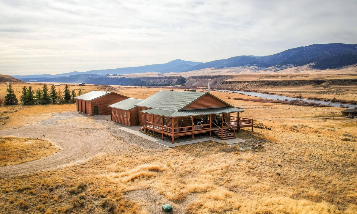 Cameron House | 4 Bedroom Home on 20 acres with private access to the Madison River.
