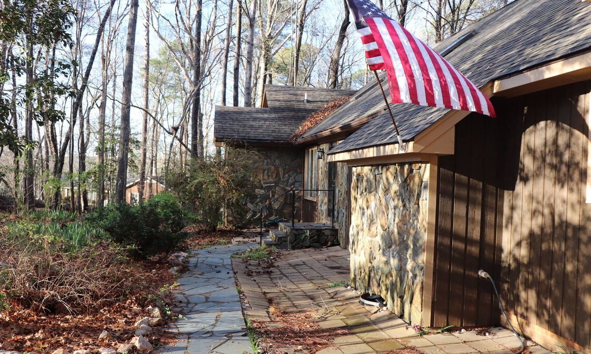 Raleigh House | 4-bedroom vacation home 17 minutes from North Carolina State University