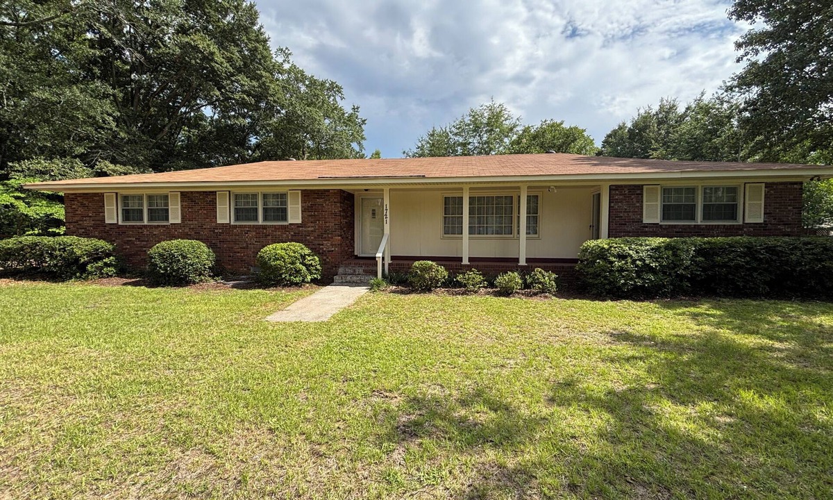 Aiken House | 4 BR/3 BA-Great for extended stays- Close to Savannah River Site & Masters Golf