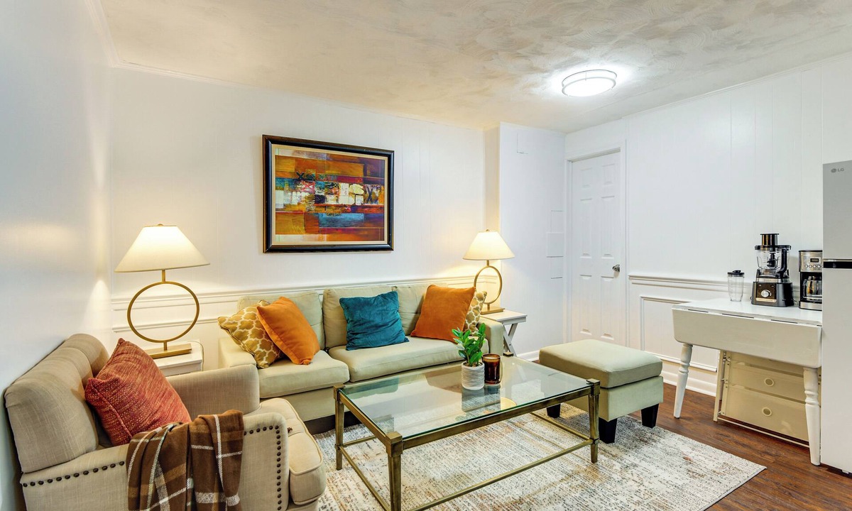 Aspen Hill Apartment | 4 Mi to Lake Bernard Frank! Bright Unit w/Patio