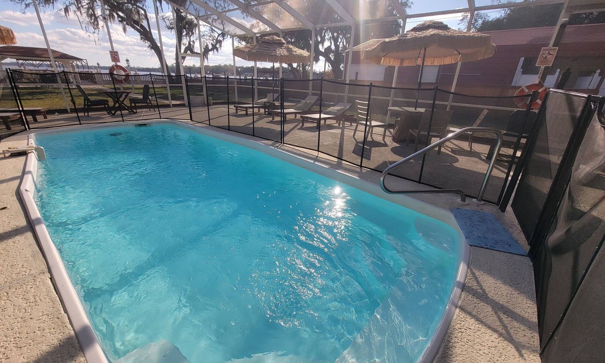 Highlands House | 4000 SqFt Luxury Fun House/Fishing/Dock/Hammocks/Jacuzzi/Relax/75TV/Pool Table
