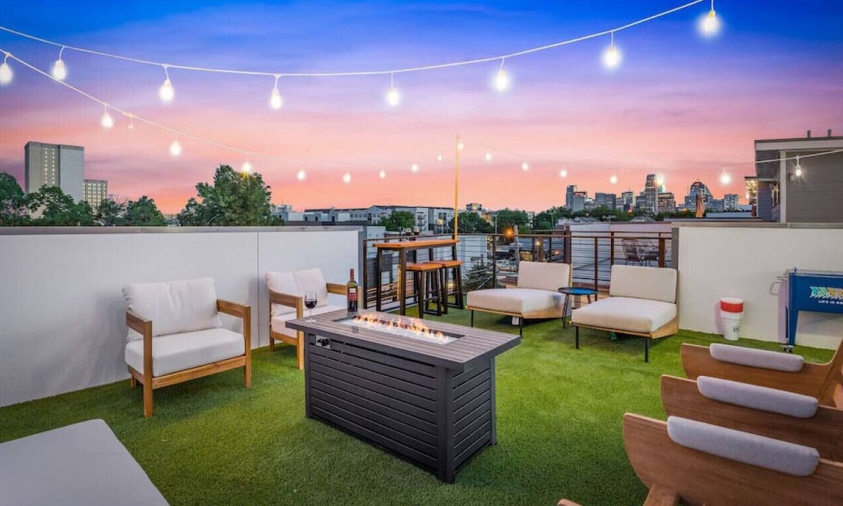 Old East Dallas House | 4219 Munger · Tulum Experience ❃ 3 Nectar BR ❃ Private Terrace