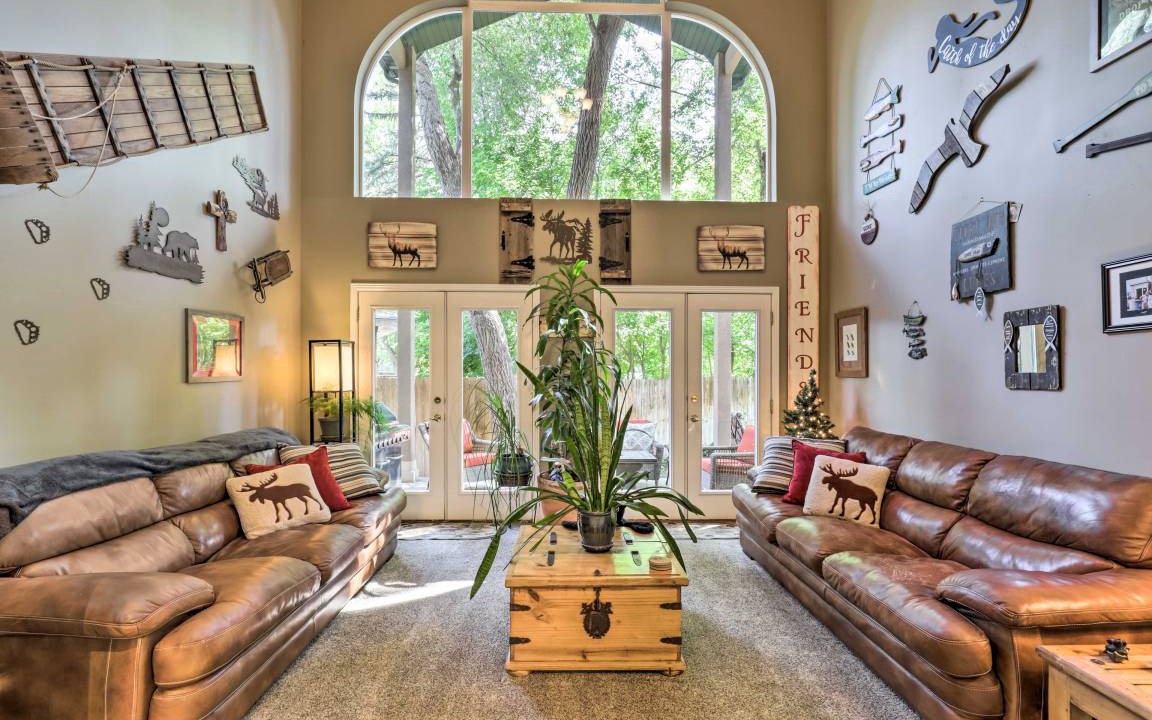 Millcreek House | 455 m² House ∙ 5 bedrooms ∙ 12 guests