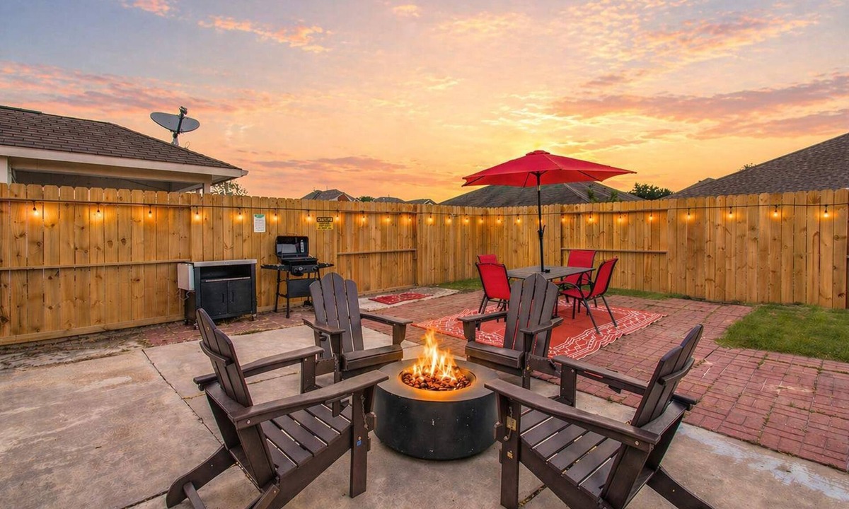 Clodine House | 4BR Game Room + Firepit Sleeps 9 | Near Eats