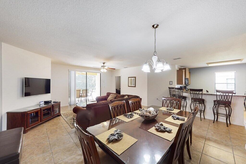 Cypress Pointe Villa | 5 bedroom accommodation in Davenport