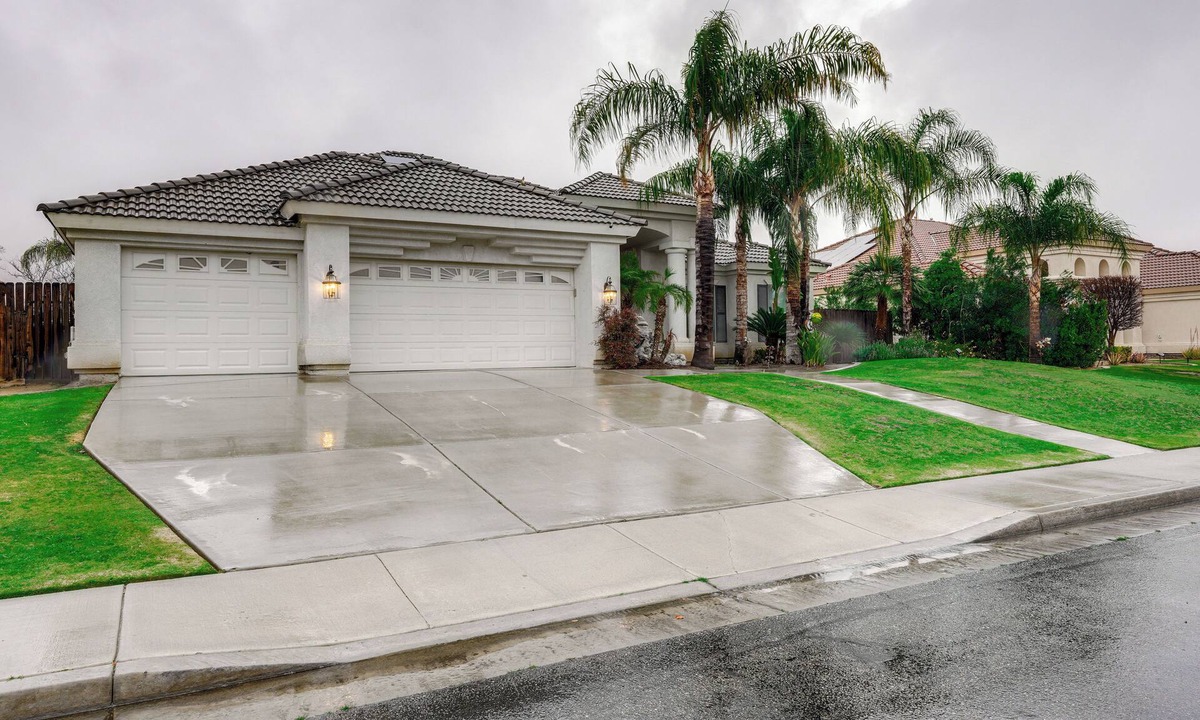 Greenacres House | 5 Mi to the Marketplace: Roomy Bakersfield Retreat