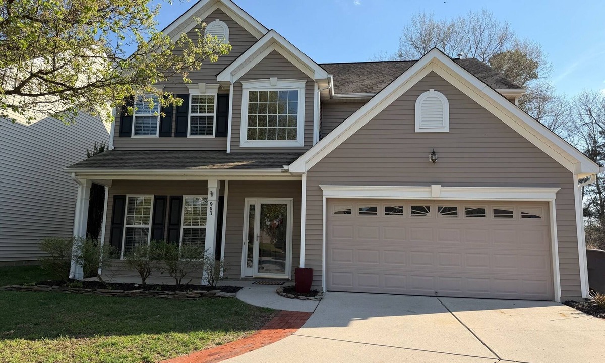 High Point House | 5 Min to HPU! Furniture Market Friendly!