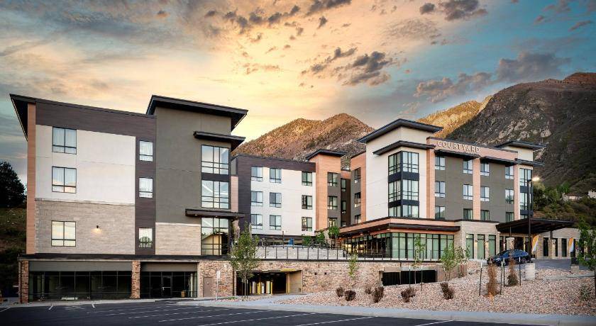 Cottonwood Heights Hotel | 52 m² Hotel ∙ 127 guests