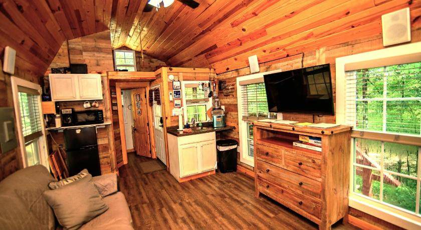 Murfreesboro Cabin | 52 m² Lodge ∙ 8 guests