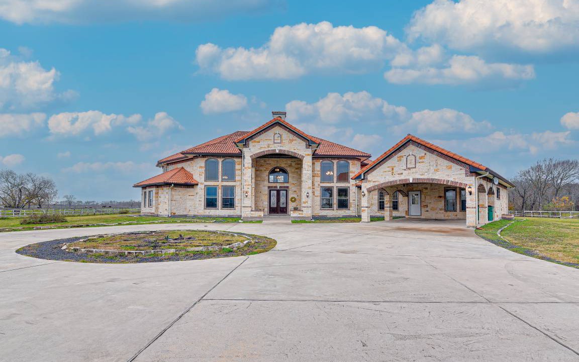 Iowa Colony House | 588 m² House ∙ 8 bedrooms ∙ 19 guests
