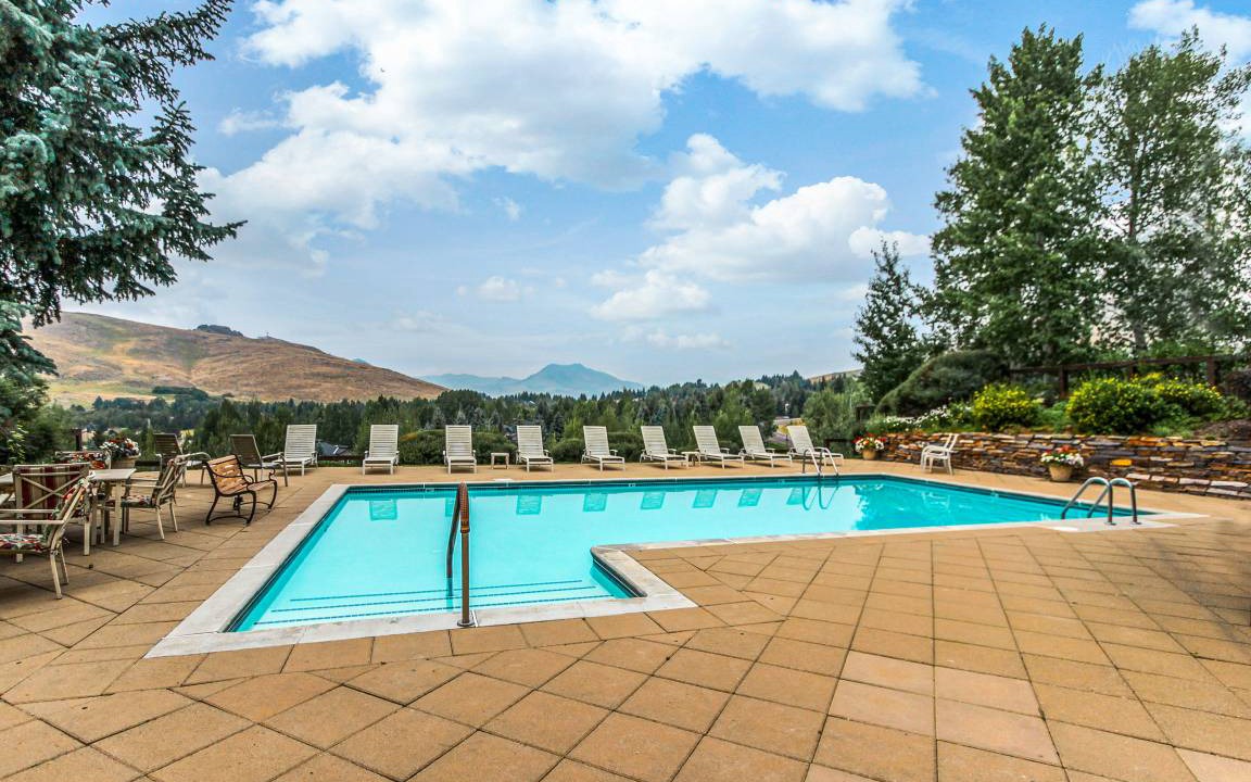 Elkhorn Village Condo | 65 m² Condo ∙ 1 bedroom ∙ 4 guests