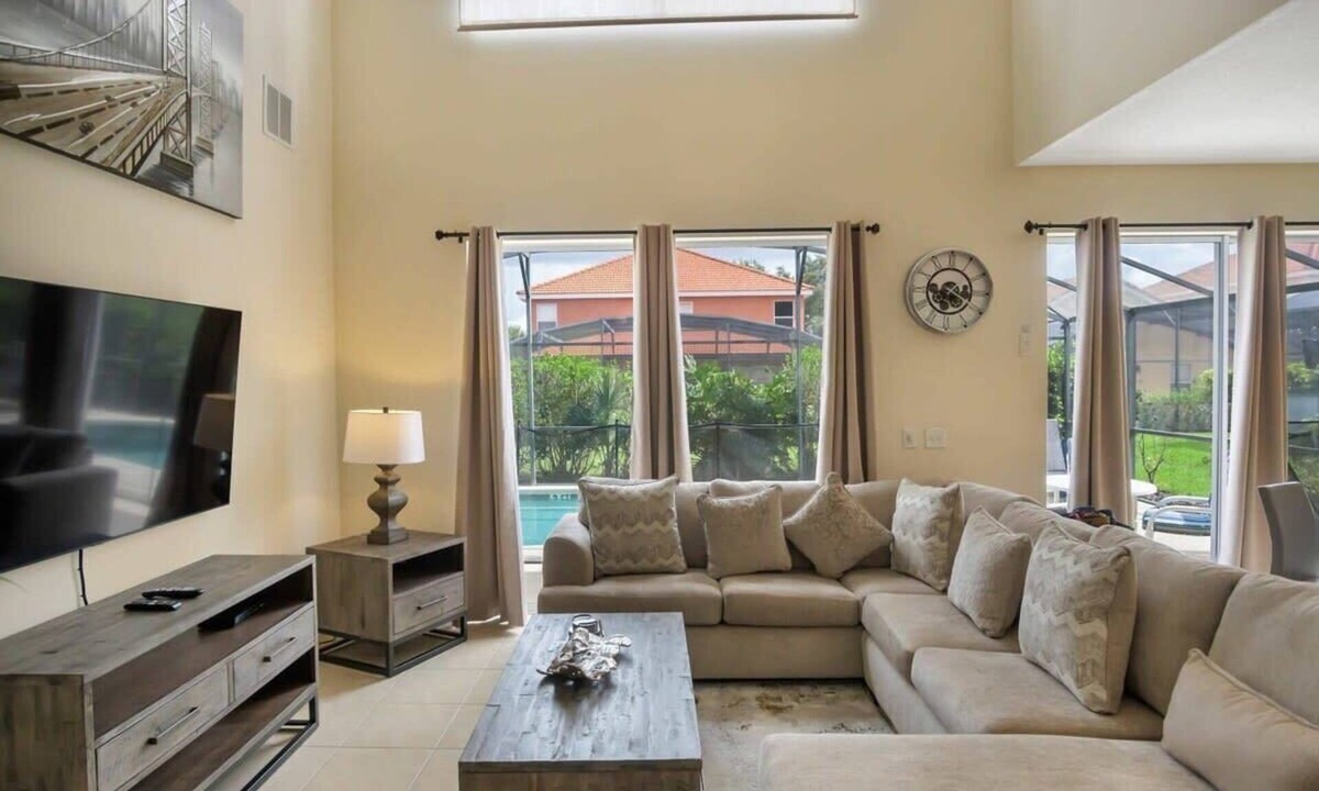 Solana Villa | 6BR Family Villa Pool + Game Room/25min to Disney