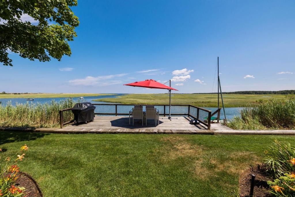 Sandwich House | 7 Sunrise Lane Sandwich Cape Cod - - Sunrise Vista