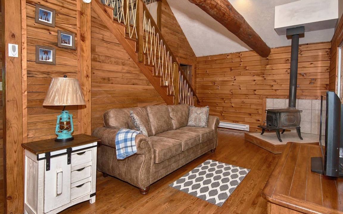 Rockbridge Cabin | 74 m² Cabin ∙ 2 bedrooms ∙ 4 guests