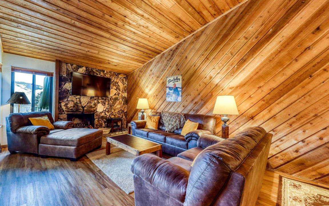 Elkhorn Village Condo | 75 m² Condo ∙ 1 bedroom ∙ 6 guests