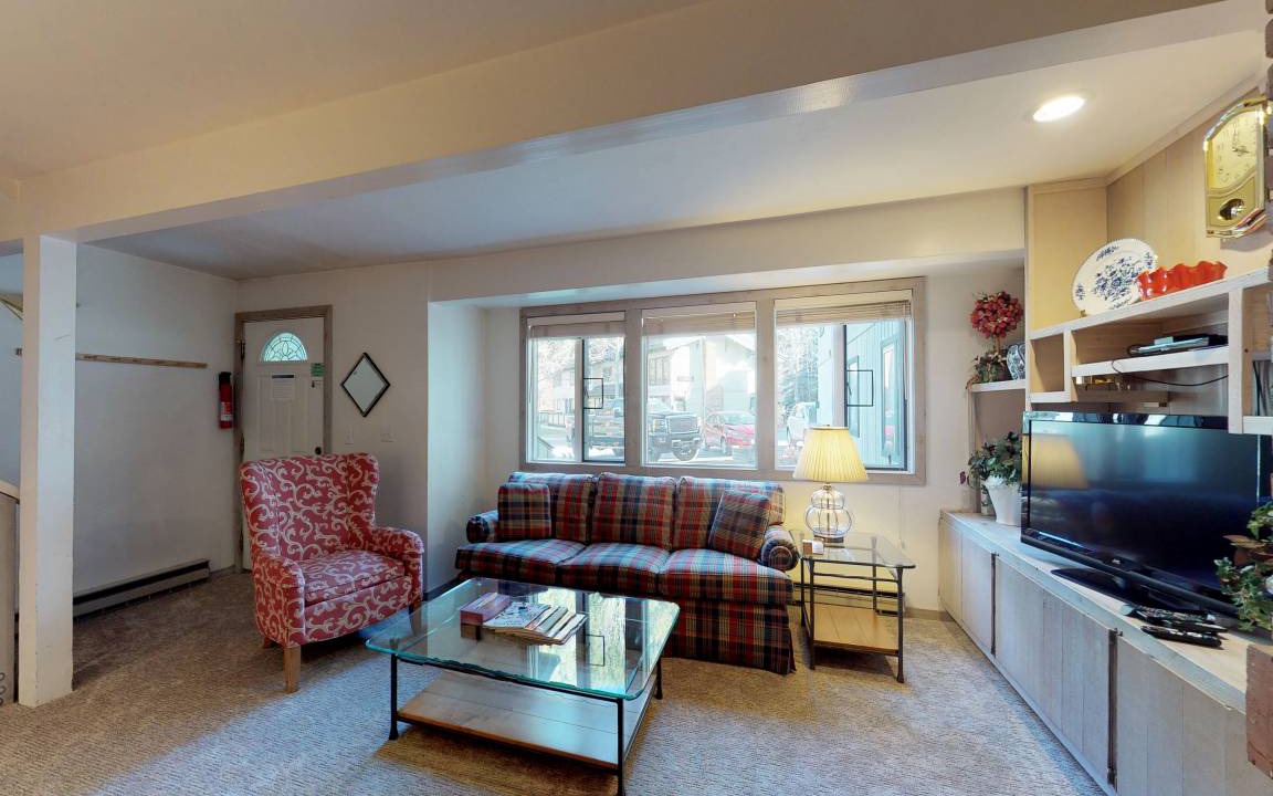 Warm Springs Condo | 75 m² Condo ∙ 2 bedrooms ∙ 4 guests