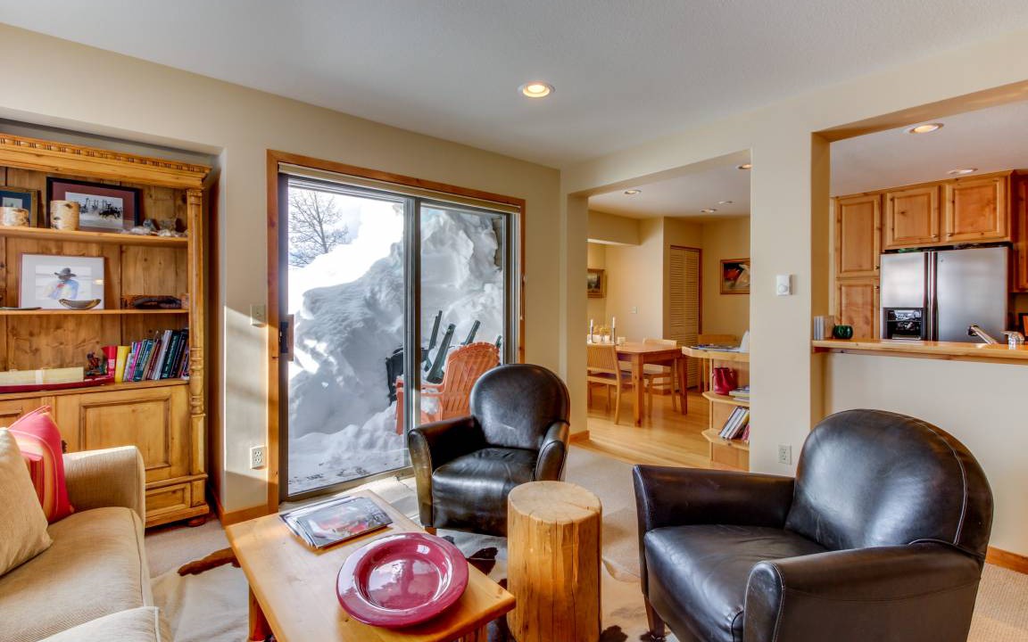Elkhorn Village Condo | 79 m² Condo ∙ 2 bedrooms ∙ 5 guests