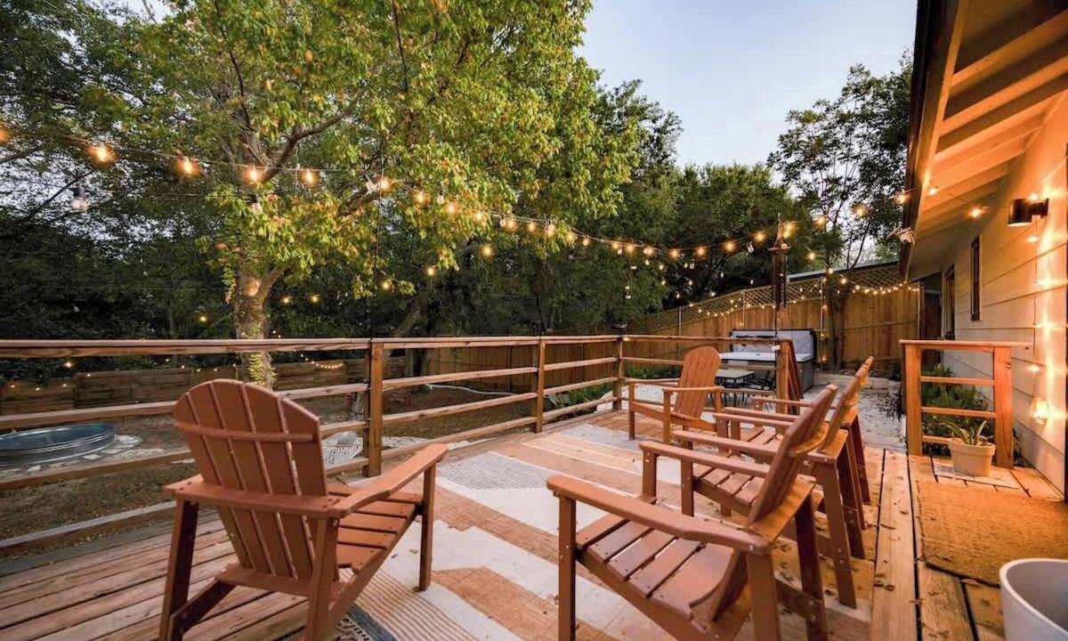 Parker Lane House | 8 Beds | Pool | Hottub | Large Backyard Oasis