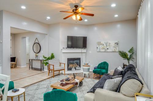 Greenacres House | 8 Mi to Beach Park: Bakersfield Gem w/Yard!