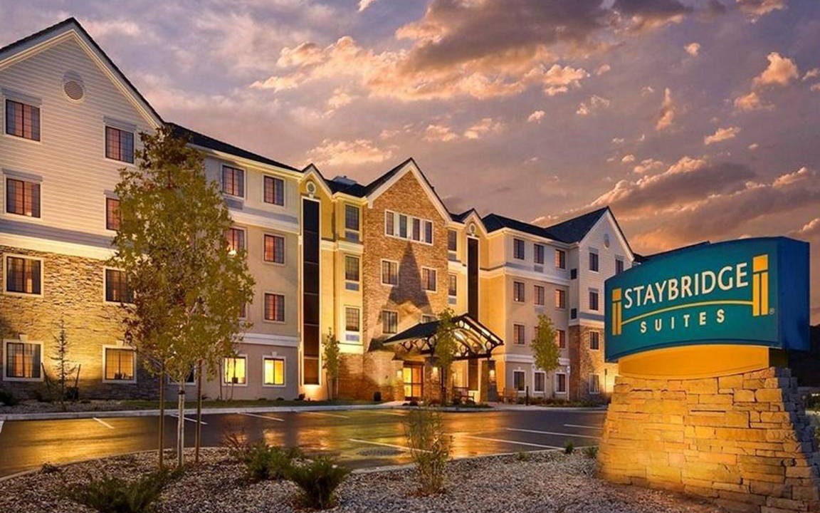 Grand Forks Hotel | 83 m² Hotel ∙ 2 bedrooms ∙ 127 guests