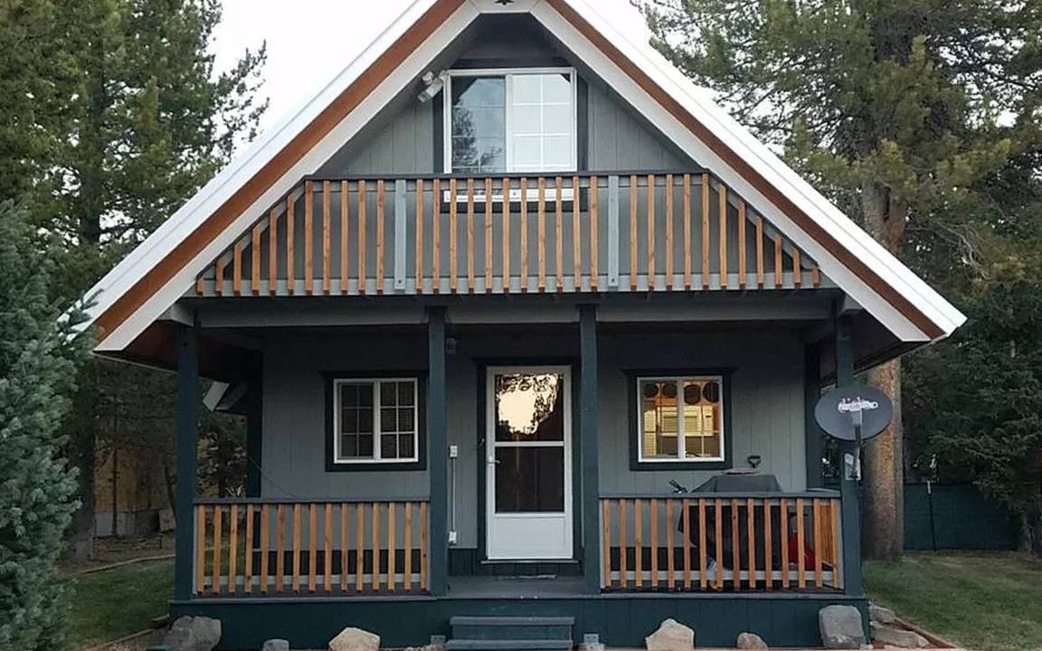 Island Park Cottage | 84 m² Cabin ∙ 2 bedrooms ∙ 6 guests