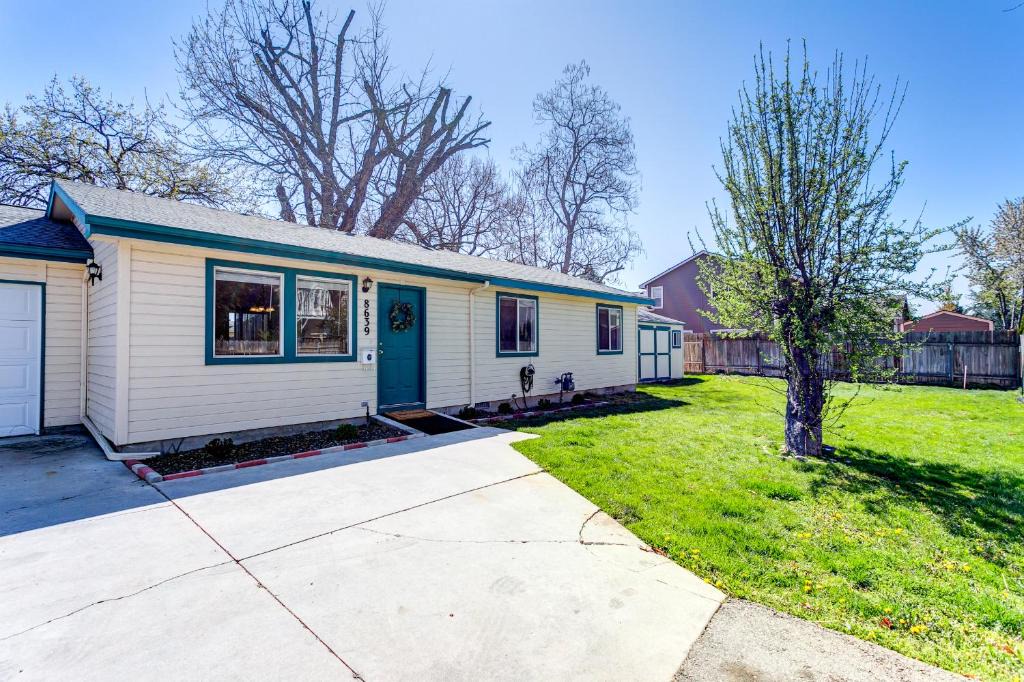 West Bench Apartment | 8639 Ustick