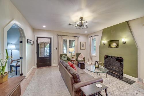Sand Springs House | < 9 Mi to Dtwn Tulsa: Lovely Home w/Yard & Deck!