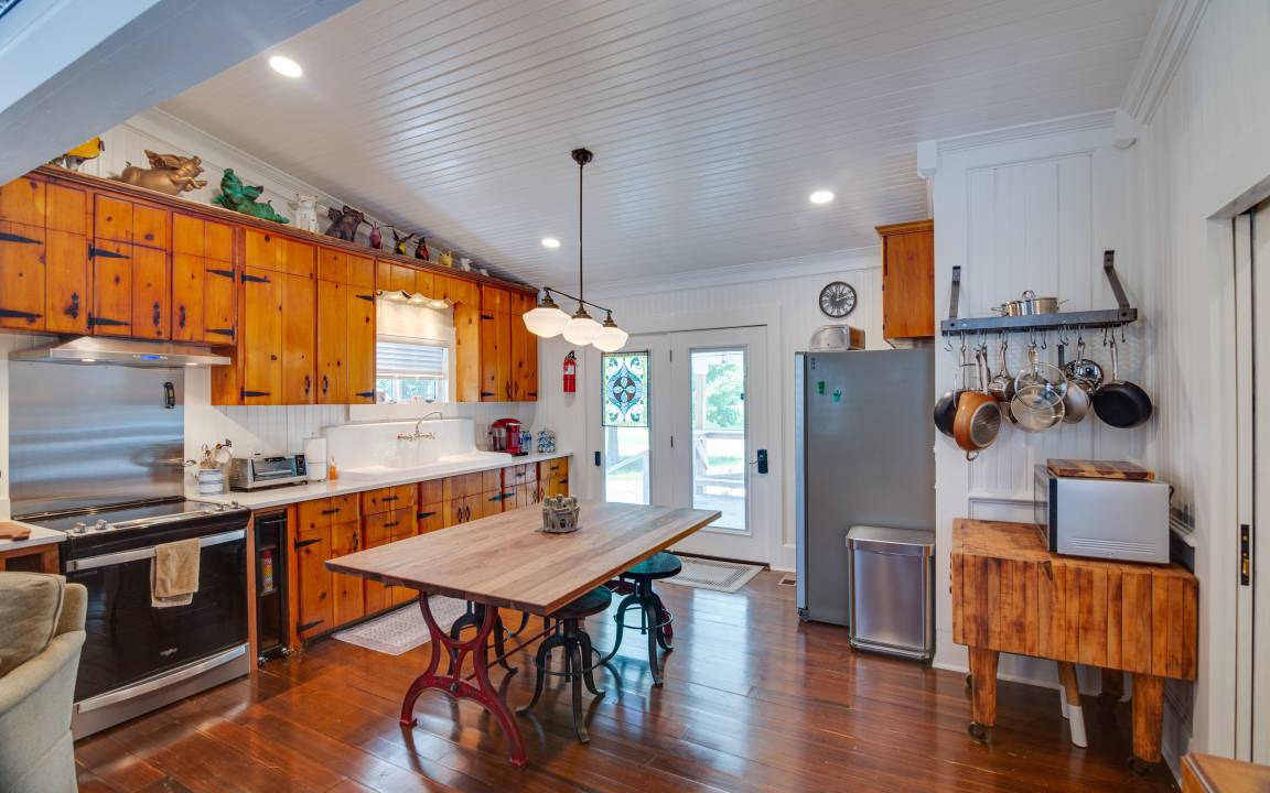 Lewisburg Cottage | 92 m² Cabin ∙ 2 bedrooms ∙ 4 guests