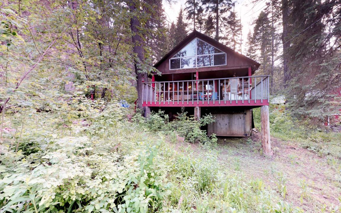 Cascade Cabin | 95 m² Cabin ∙ 2 bedrooms ∙ 4 guests
