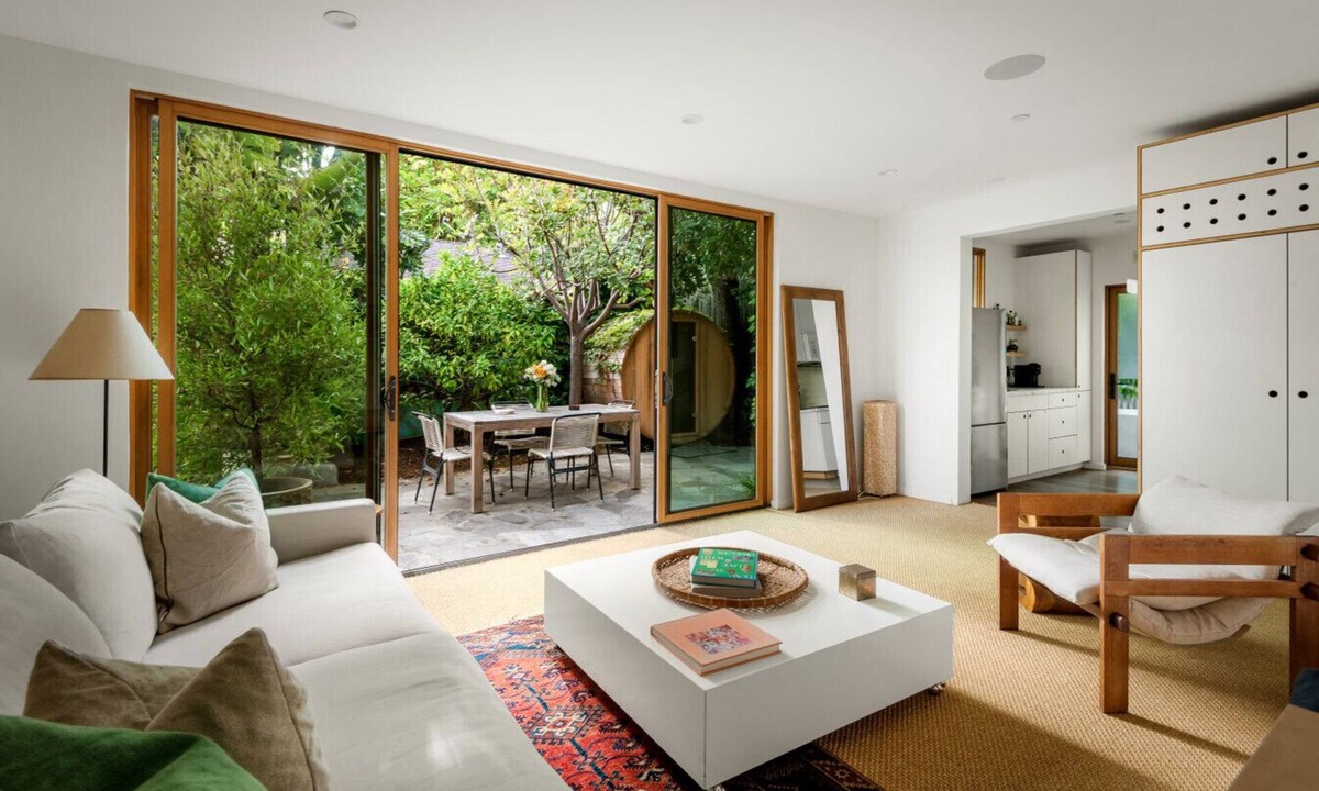 Venice House | Abbot Kinney 2-Story Bungalow w/Sauna and Plunge