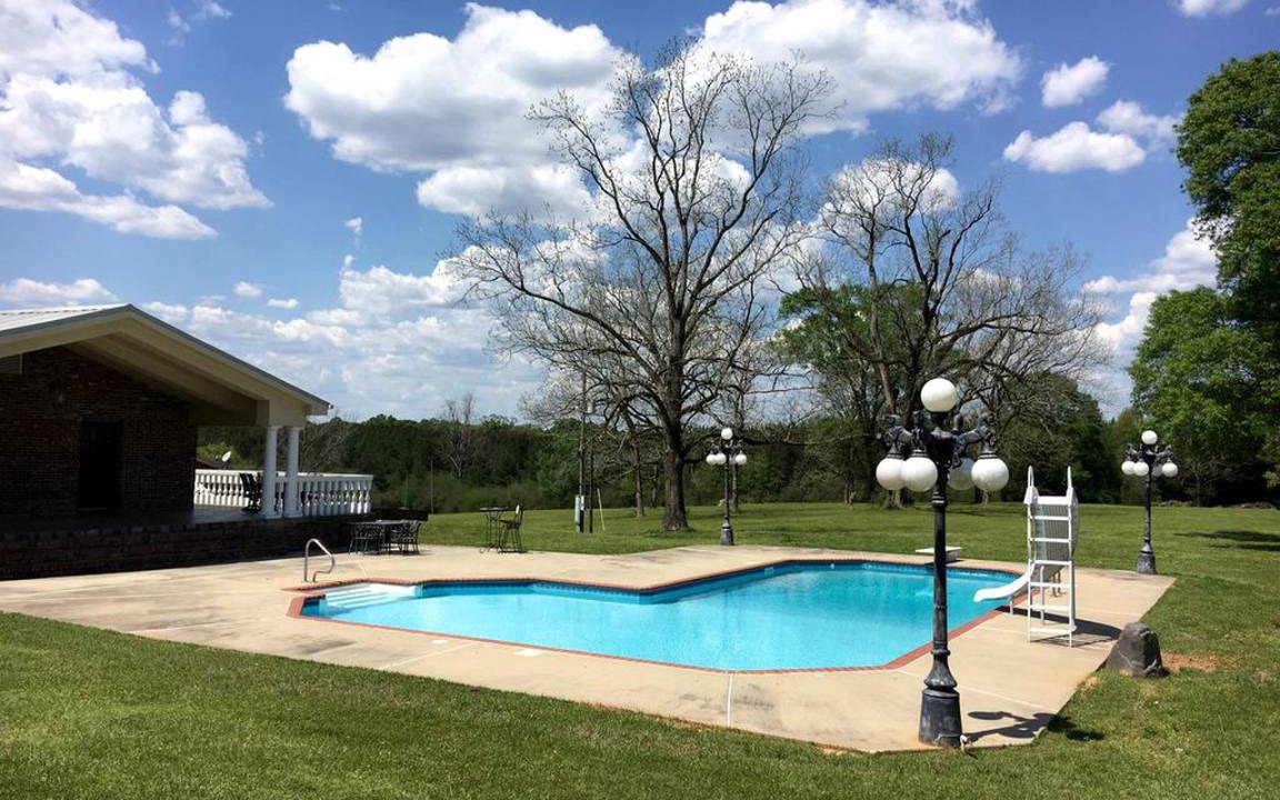 Magnolia Other | Accommodation ∙ 1 bedroom ∙ 18 guests
