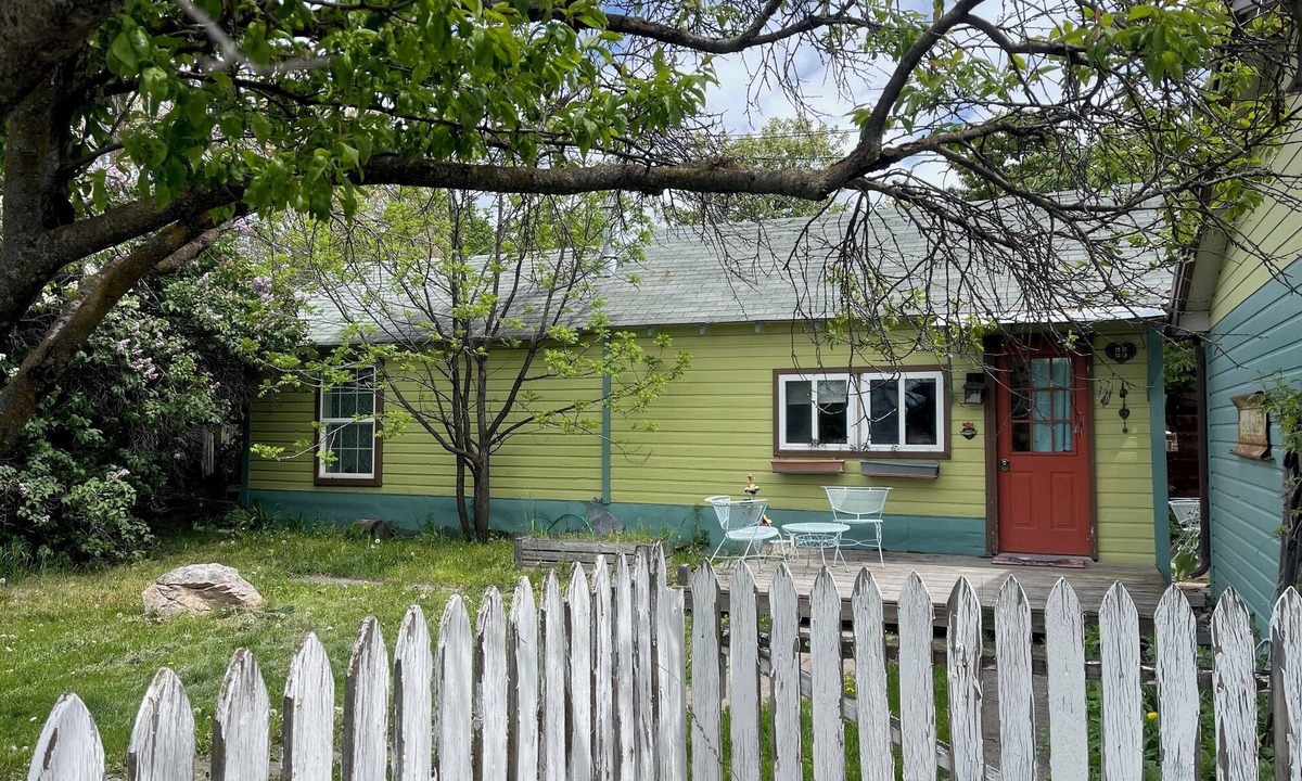 Riverfront Cottage | Adorable cottage-desirable Missoula Riverfront