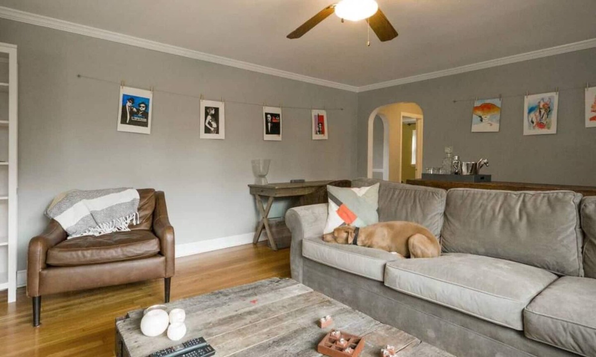 Berwyn House | Adventure Doggie's K9 Cottage @ Berwyn MainLine - No Pet Fees