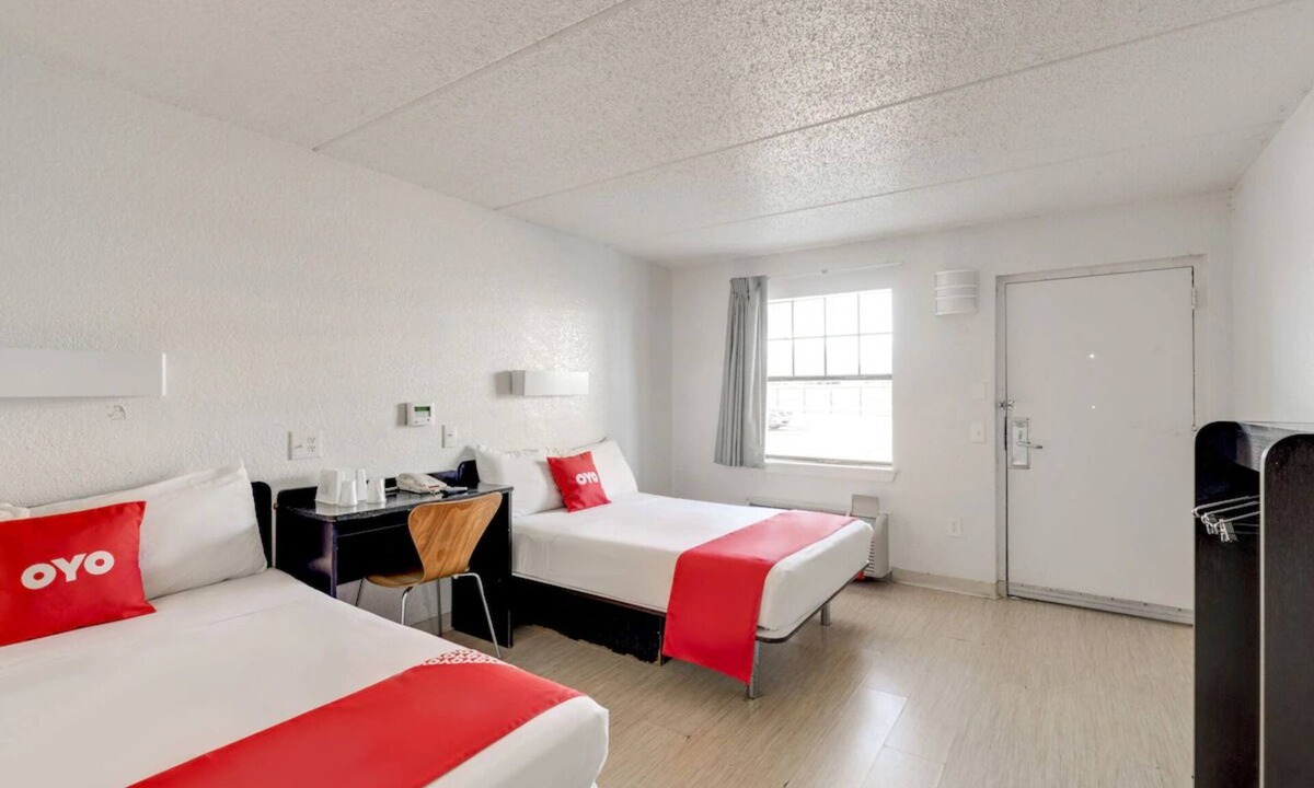 Memorial Hotel | Affordable Room Near The Galleria for Budget Stays in Houston Energy Area