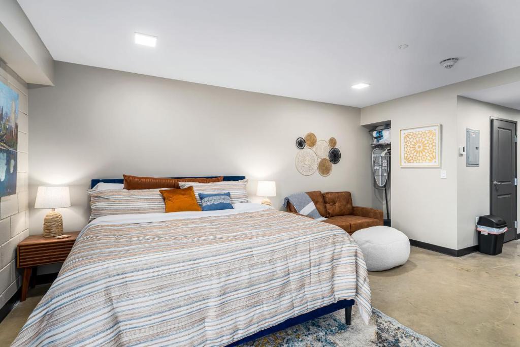 Five Points South Apartment | Alabama on 10th 218
