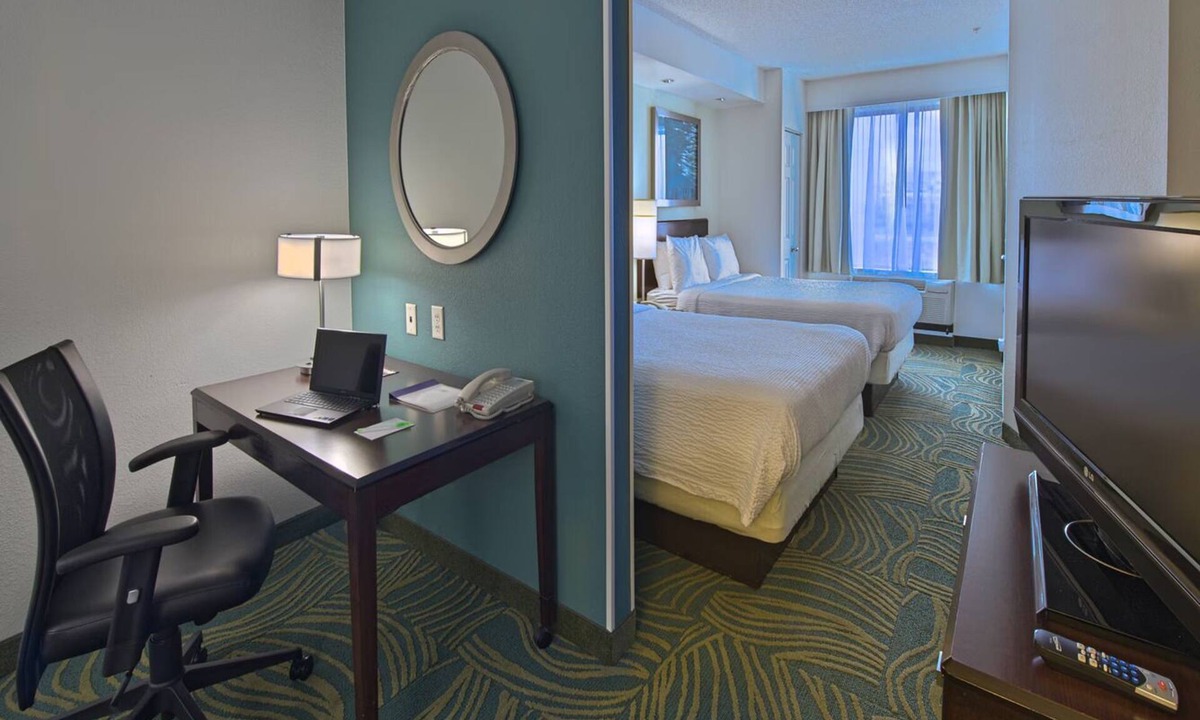 Greensboro Hotel | All‑Suite Greensboro Stay Near Coliseum – Free Breakfast