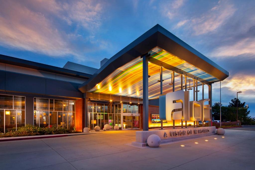 Millbrae Hotel | Aloft by Marriott San Francisco Airport