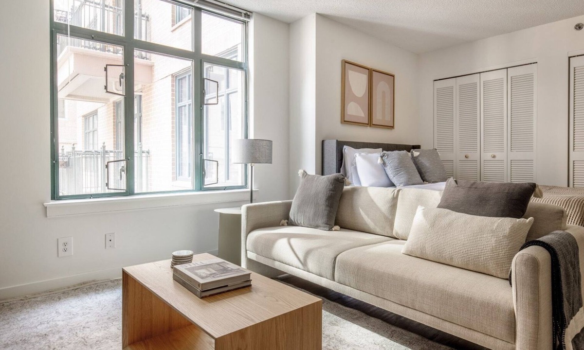 Penn Quarter Apartment | Amazing Penn Quarter Studio w/Gym, DM & W/D, near Metro, by Blueground