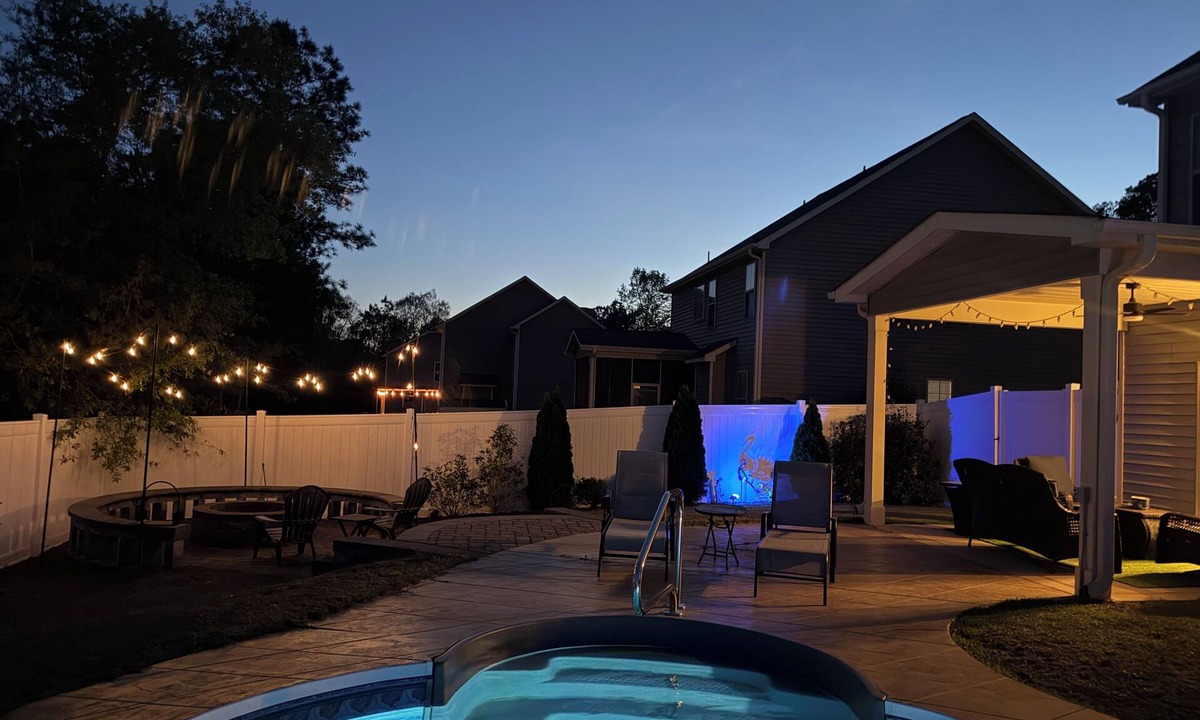 South View House | 🤩Amazing Pool🏖️-Fire Pit🔥 - Cozy Backyard 🫶- 20 min to Fort Bragg!