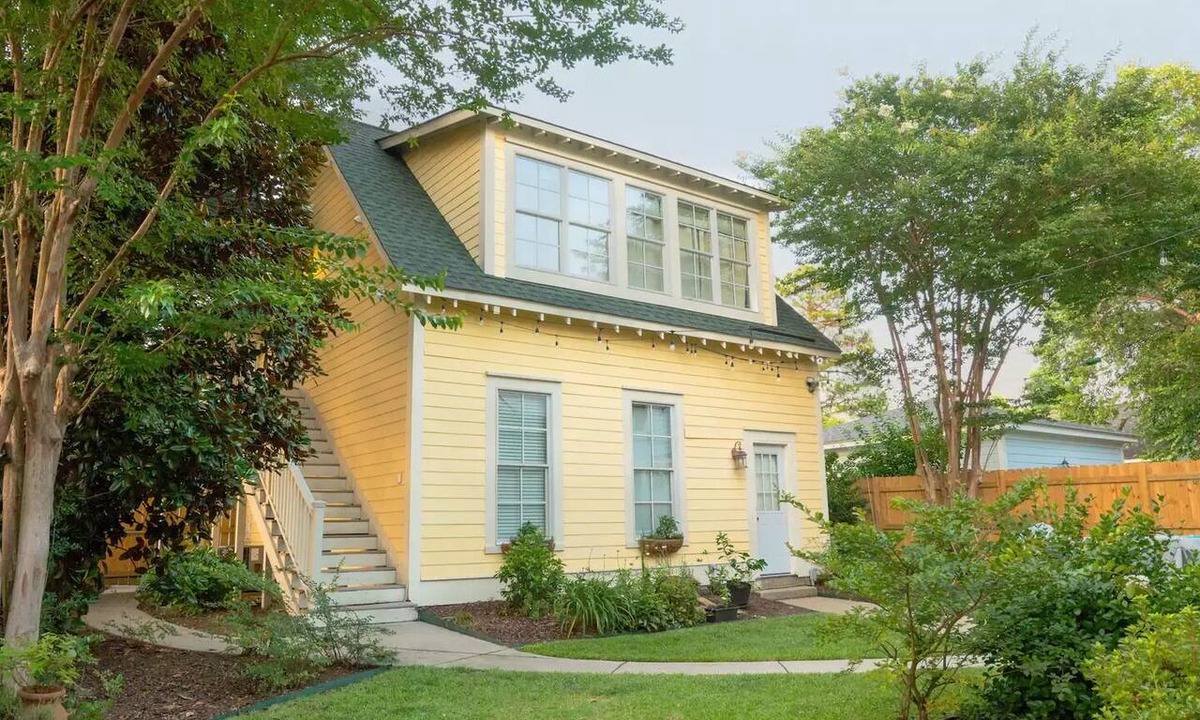Lake Carolina House | Amazing Studio Guesthouse, in beautiful Columbia Lake community suburb.