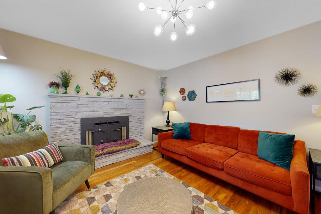 Franklin - Randolph House | Artsy Bench Abode