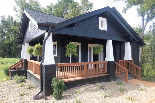 Salisbury House | ASecondU Peaceful Retreat