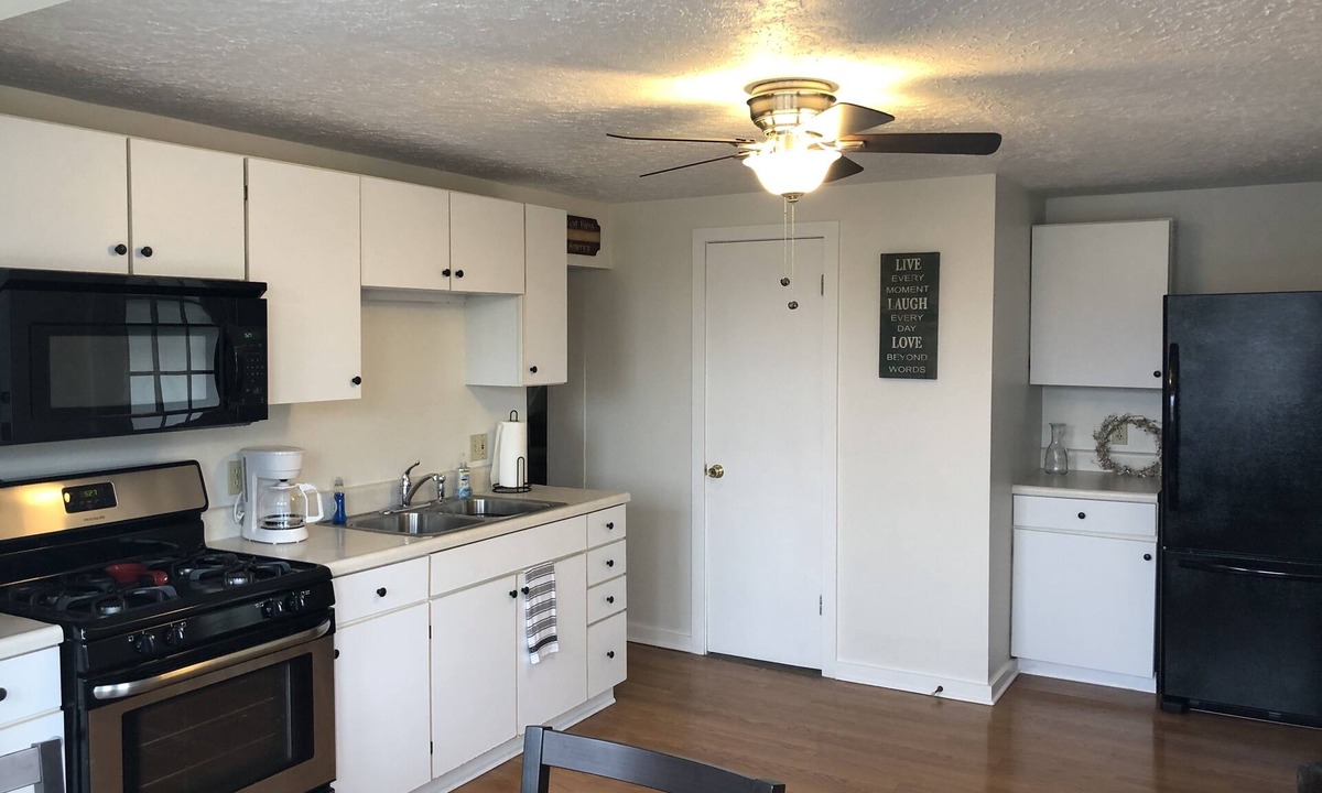 Ashland House | Ashland Home- Great Location with nice new furnishings