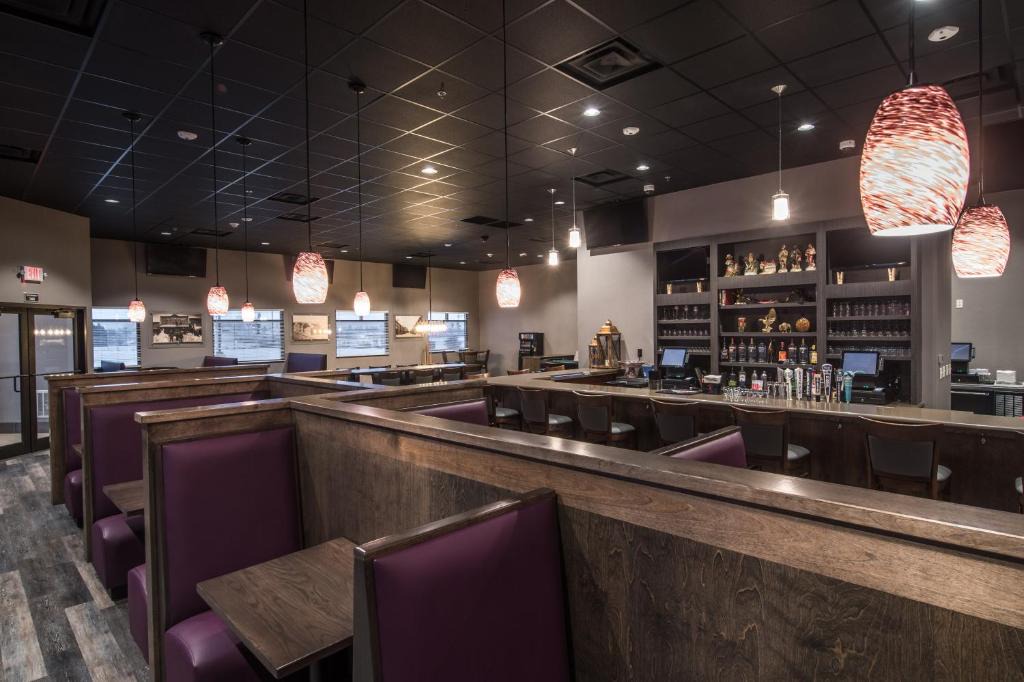 Dickinson Hotel | Astoria Hotel & Event Center