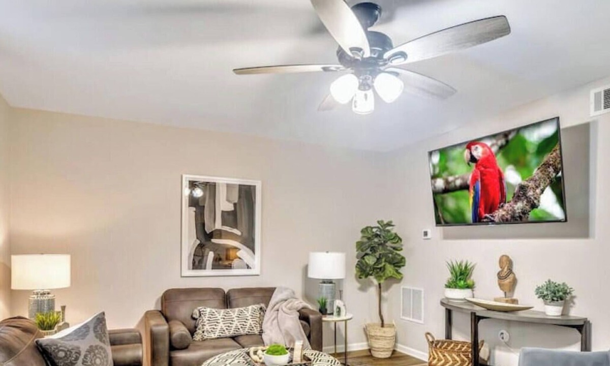 Austell Villa | ATH - Austell - 2BR - Pet Friendly - Fenced (2301)