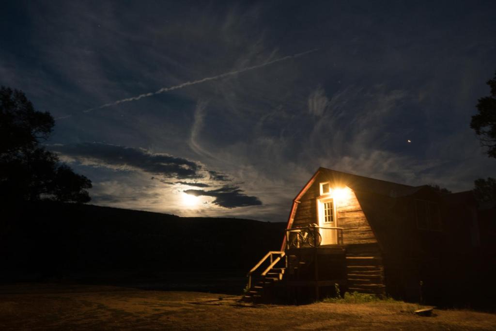 Carbon County House | Aubin Sky Lodging at the YL Ranch